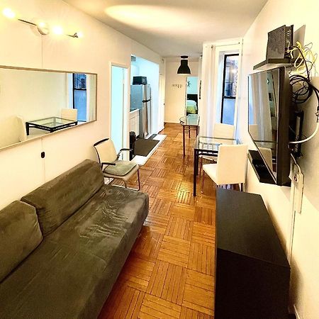 Stunning Two Bed Apt Hells Kitchen Appartamento New York Esterno foto