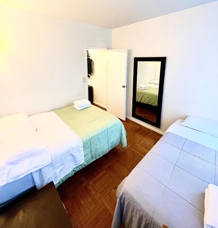 Stunning Two Bed Apt Hells Kitchen Appartamento New York Esterno foto